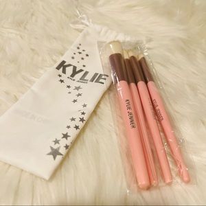 NEW! Kylie Jenner LIMITED EDITION set of 4 brushes
